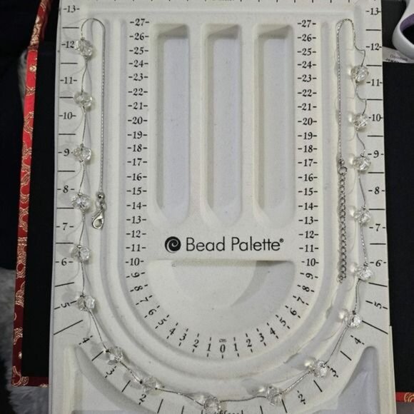 Multi Faceted Clear Glass Beaded Necklace Silver Tone Chain Adjustable 18-22" - Picture 6 of 8